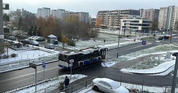 Krakowscy policjanci odnotowali w poniedziałek rano 14 kolizji. Jest to związane z zimowymi warunkami na drogach. Na szczęście nie doszło do poważnych zdarzeń. 