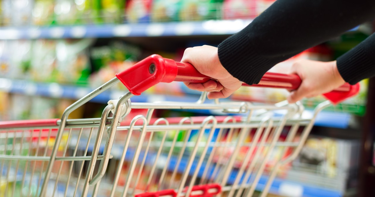 Wielkie sieci triumfują nad państwem. Tak omijają składki i przepisy