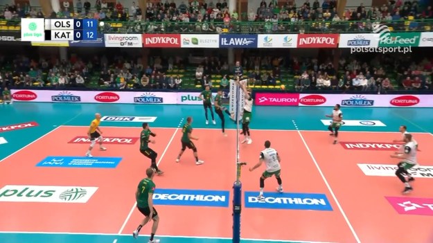 Fragmenty meczu Indykpol AZS Olsztyn – GKS Katowice 3:0 (25:18, 25:16, 25:16) - siatkówka, PlusLiga 2023/2024 - 8. kolejka. MVP: Alan Souza (16/23 = 70% skuteczności w ataku + 4 bloki).