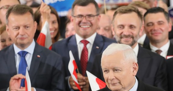 Duże zmiany w strukturach Prawa i Sprawiedliwości. Dotychczas istniejące 100 okręgów w partii zarządzanych przez 94 pełnomocników zostało zastąpione przez 17 okręgów - na ich czele stanie taka sama liczba szefów.