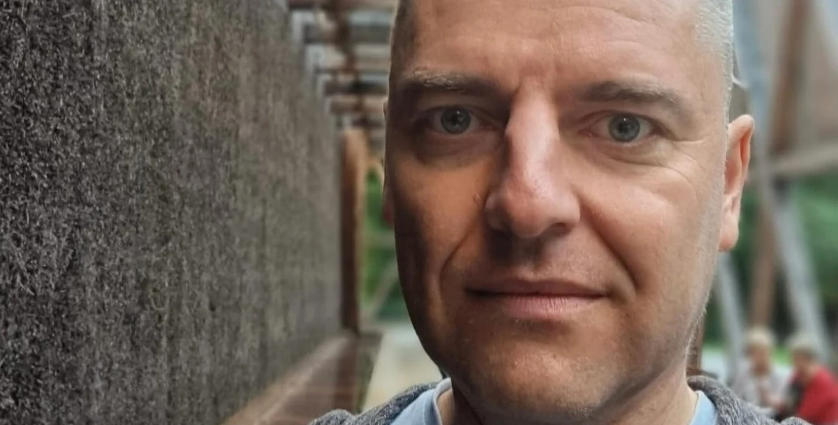 Ratownikom TOPR nie udało się odnaleźć w Tatrach turysty, który zaginął jeszcze w sobotę. 20 ratowników w trudnych, zimowych warunkach przeczesywało rejon Czerwonych Wierchów. Jak poinformował ratownik dyżurny TOPR - jutro poszukiwania mają zostać wznowione.