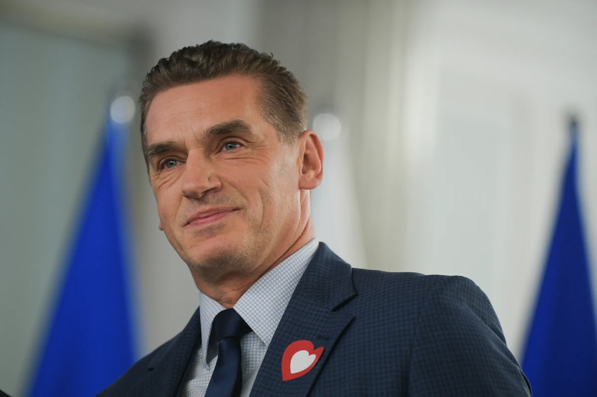 Posłanki PiS w imieniu klubu zapowiedziały złożenie wniosku do Komisji Etyki Poselskiej o ukaranie posła KO Krystiana Łuczaka. „Porównywanie innych ludzi do nowotworu jest absolutnie haniebne, a słowa te są niegodne posła na Sejm” - mówiła szefowa Ministerstwa Rolnictwa i Rozwoju Wsi Anna Gembicka.