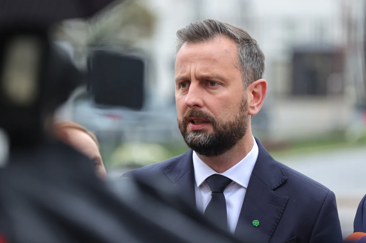 W dniu debaty nad powołaniem trzech komisji śledczych i zapowiedzi kilku kolejnych pojawiła się propozycja przekazania spraw wszystkich rozliczeń do ukształtowanej na nowo sejmowej komisji ds. służb specjalnych. Natychmiast pojawiły się wątpliwości, czy to możliwe i czy warto rozważać takie rozwiązanie.