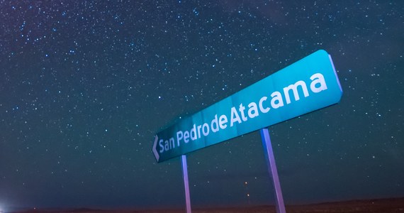 Po trzech latach trwania prac, Centrum Astronomiczne Polskiej Akademii Nauk otworzyło obserwatorium astronomiczne, które znajduje się na środku pustyni Atacama w Chile. "Warunki są dosyć surowe, to najbardziej suche miejsce na ziemi, idealne do obserwacji astronomicznych" - mówi Piotr Wielgórski, astronom z Centrum Astronomicznego Mikołaja Kopernika Polskiej Akademii Nauk, który w styczniu ma rozpocząć pracę w nowym obiekcie badawczym.