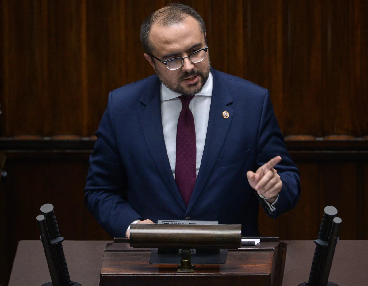 Po pierwszym czytaniu do prac w komisji ustawodawczej Sejmu skierowany został projekt powołania komisji śledczej ds. tzw. afery wizowej. Wniosek w tej sprawie zgłosiła Koalicja Obywatelska, a żaden z klubów nie był przeciwny dalszym pracom nad projektem.