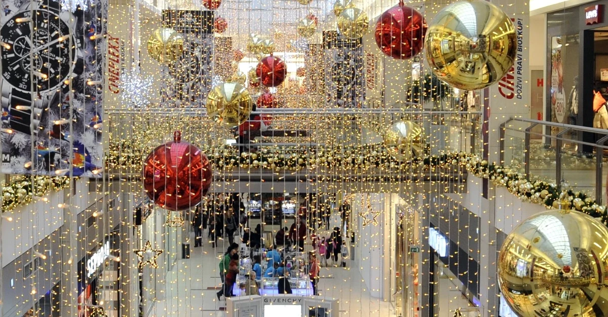 429 posłów poparło zmianę ustawy dotyczącej handlu w niedzielę, 24 grudnia. W grudniu będą dwie niedziele handlowe, jednak zmieniają się ich terminy. Teraz ustawa trafi do Senatu.