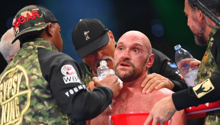 tenis, hokej, żużel, szachy, boks, piłka ręczna, kolarstwo, lekkoatletyka, sporty wodne, sporty zimowe Tyson Fury znokautowany. On nie żartował. Katastrofa