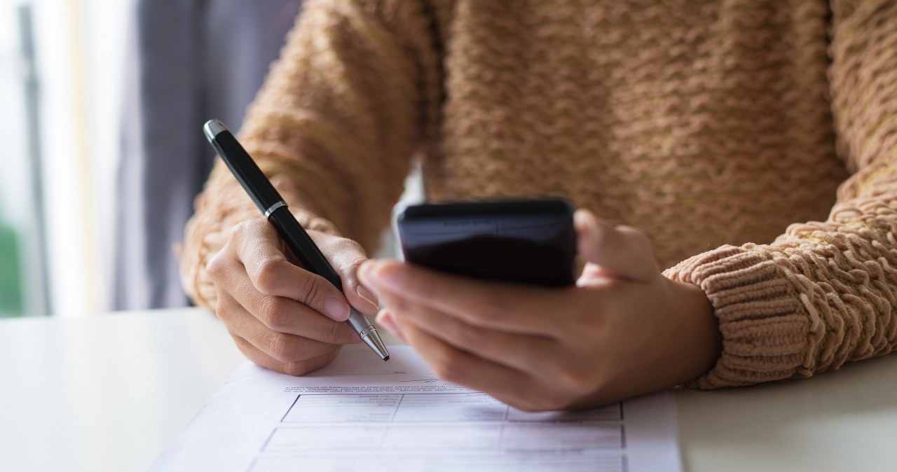 Kiedy darowizna oznacza podatek? Przewodnik po zwolnieniach i limitach