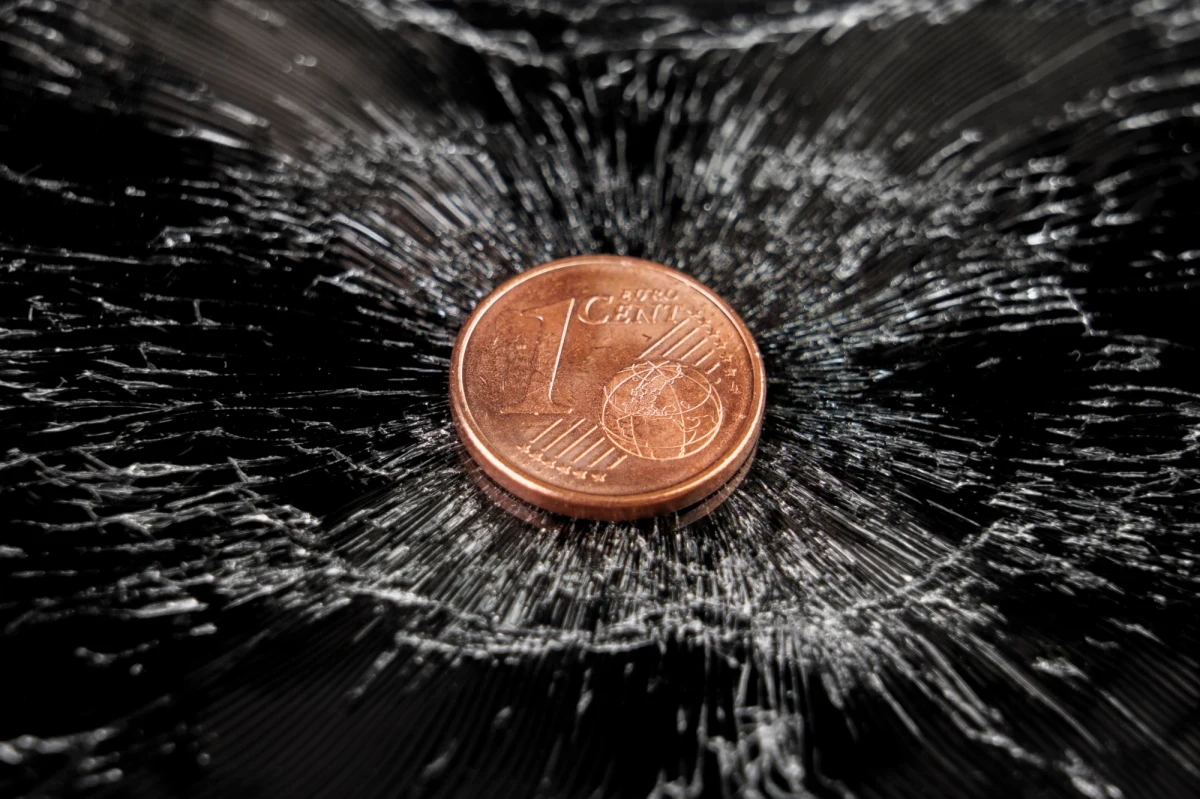 Niemiecki Federalny Trybunał Konstytucyjny uznał w orzeczeniu z 15 listopada, że przesunięcia, dokonane w budżecie z 2021 roku, były niezgodne z konstytucją. To wywołało kryzys budżetowy. W obliczu problemów finansowych Berlina, Grecy przypominają jak ich traktowano, gdy sami zmagali się z problemami. Dają też Niemcom takie same rady, jak Niemcy dawali im.