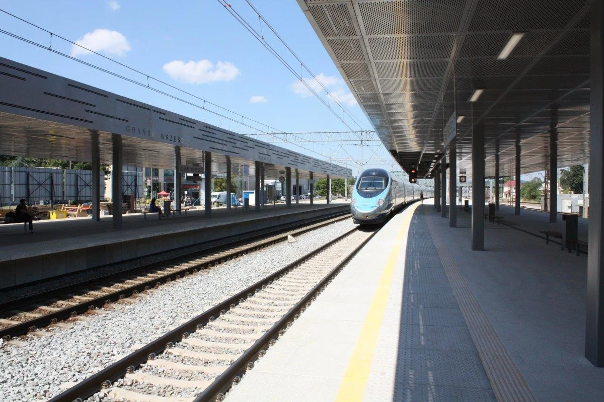 Po ponad dwóch latach prac w czwartek o g. 8.00 rano dla podróżnych otwarty zostanie dworzec kolejowy Gdańsk Wrzeszcz. Przebudowa kosztowała ponad 15 mln zł brutto.

