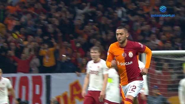 Gol dla Galatasaray!
Strzelcem bramki ZIYECH. 

Pełne prawa do transmisji Ligi Mistrzów w sezonie 2023/24 w Polsce posiada Grupa Polsat, która pokazuje rozgrywki od sezonu 2018/2019. Transmisje Ligi Mistrzów można oglądać w tv na kanałach Polsat Sport Premium. Mecze Ligi Mistrzów można obejrzeć również online live stream na  Polsat BOX Go   Oglądaj wygodnie gdziekolwiek chcesz: na komputerze, na tablecie, na smartfonie, na Smart TV. Relacje i wyniki meczów na  sport.interia.pl 
W tekście zawarto link serwisu partnerskiego
