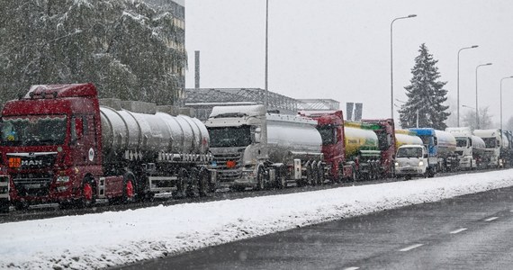 Przewoźnicy zrzeszeni w Unii Przewoźników Słowacji oświadczyli, że przyłączają się do polskiego protestu na granicach z Ukrainą. Podjęli decyzję o blokadzie jedynego przejścia granicznego z Ukrainą - Vyżne Nemeckie-Użhorod - które przeznaczone jest dla ciężarówek.