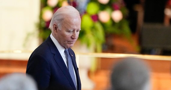 "Prezydent USA Joe Biden przekazał w niedawnej rozmowie premierowi Izraela Benjaminowi Netanjahu, że jego planowana ofensywa w południowej części Strefy Gazy nie może wyglądać tak, jak jej pierwsza część" - donosi portal Axios. Biały Dom ma być "skrajnie zaniepokojony", że taki scenariusz dodatkowo pogłębiłby katastrofę humanitarną.