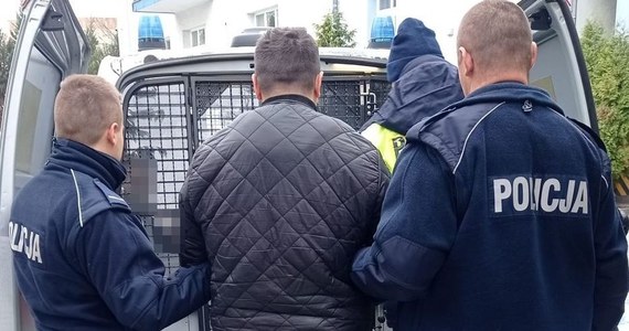 Policjanci we Włodawie ( Lubelskie ) zatrzymali 37 i 38-latka podejrzanych o usiłowanie zabójstwa swojego znajomego. Podczas libacji alkoholowej wyrzucili go przez balkon znajdujący się na trzecim piętrze jednego z bloków. Pokrzywdzony przeżył, jednak jego stan jest bardzo ciężki. Zatrzymanym grozi kara dożywotniego pozbawienia wolności.