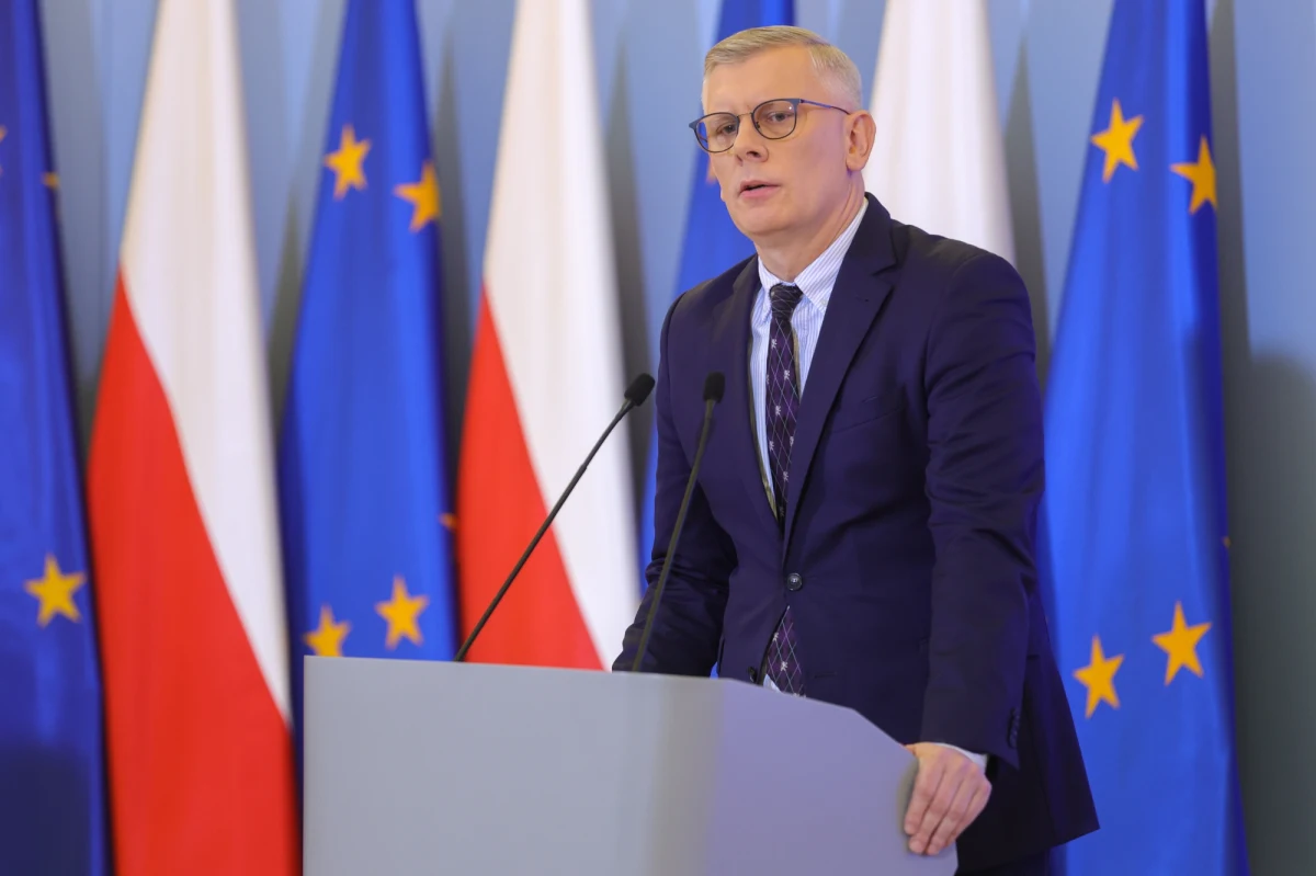 Opublikowany wczoraj cząstkowy raport komisji ds. badania rosyjskich wpływów rekomenduje niepowierzanie kilku osobom "zadań, stanowisk i funkcji publicznych związanych z odpowiedzialnością za bezpieczeństwo państwa". Nie zaskakuje to, że listę otwiera były premier Donald Tusk. Może jednak dziwić nieprzewidziana w ustawie forma piętnowania i jego, i kilku innych byłych ministrów. I to, że nikt się tym nie przejął.
