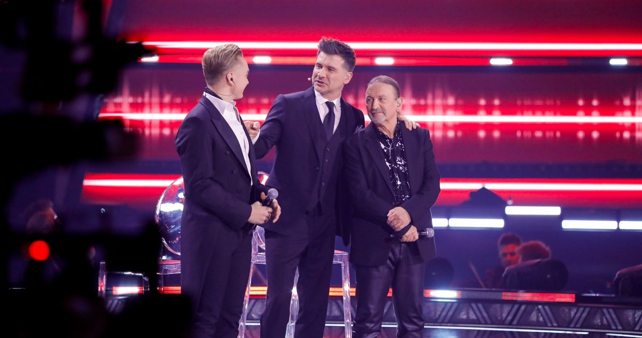 Finał 14. sezonu "The Voice of Poland" przeszedł do historii. Jednak jeszcze kilka dni po nim widzowie zachwycają się poszczególnymi występami. Masa pochwał spadła na Antoniego Zimnala za jego duet z Markiem Piekarczykiem. 