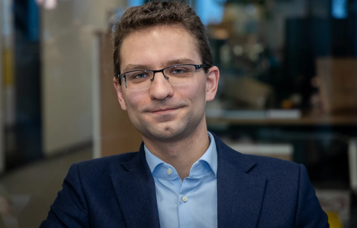 "Jest wiedzą powszechną, że doszło do patologii i przestępstw" - w ten sposób potrzebę powołania komisji śledczej ds. Pegasusa uzasadniał poseł Konfederacji Michał Wawer, który był gościem Robert Mazurka w Porannej rozmowie w RMF FM. Parlamentarzysta zaznaczył, że "jeżeli okaże się, iż nikt nie zawinił i wszyscy byli niewinni, to też komisja spełni swoją funkcję". Poseł powoływał się na doniesienia medialne w tej sprawie, a także mówił, że "organizacje pozarządowe wykazują, iż wielu ludzi było podsłuchiwanych".