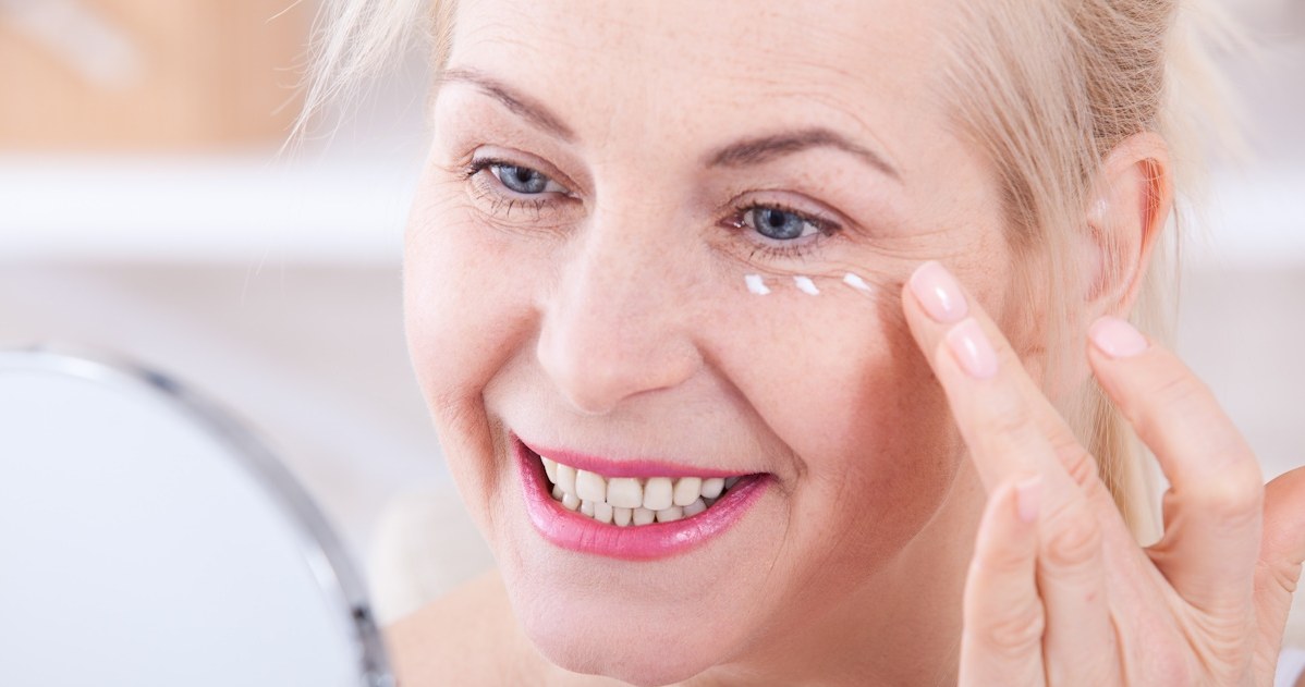 Zapomnij o liftingu. Tę maść kupisz za mniej niż 20 zł i wygładzisz zmarszczki