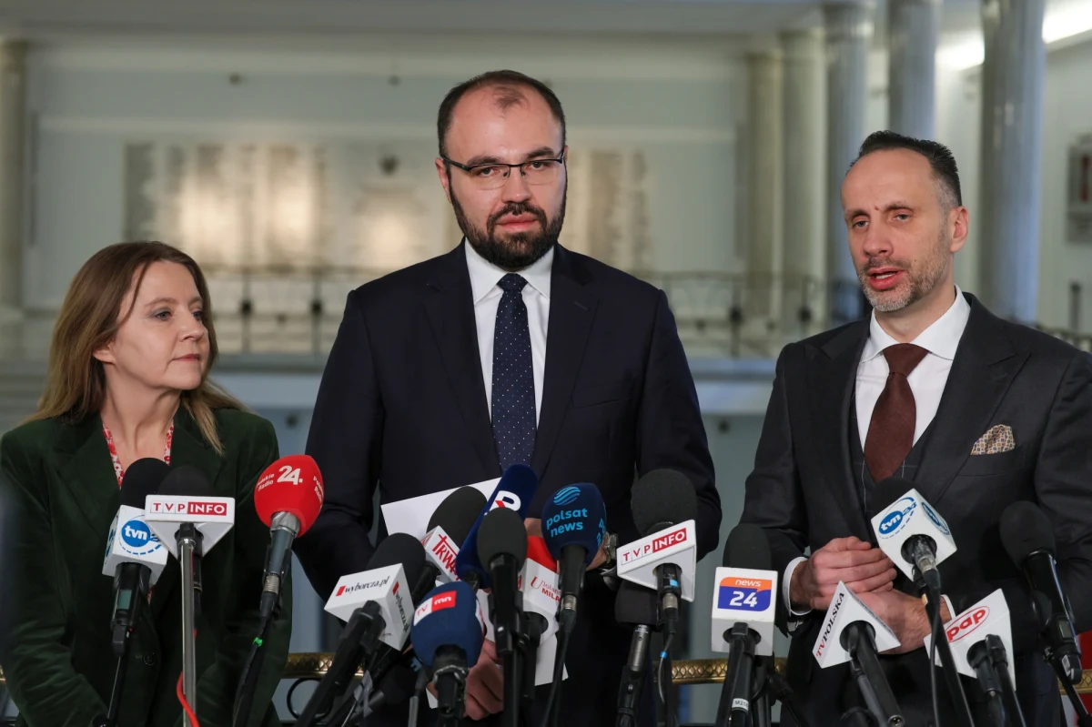 "Składamy wniosek do prokuratury regionalnej i Centralnego Biura Antykorupcyjnego, żeby te służby sprawdziły, kto stoi za poselskim projektem ustawy ws. cen energii. Widać że nie napisali jej posłowie, pytanie, jaka firma ma na tym zarobić" - powiedział poseł PiS, szef MEiN Krzysztof Szczucki.