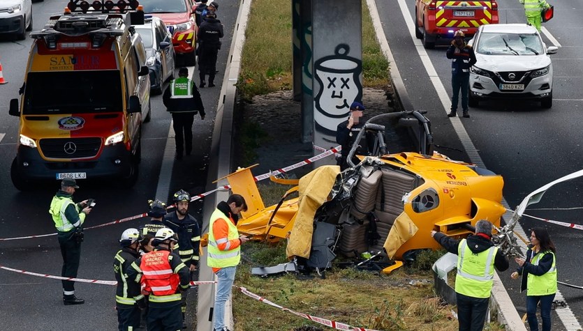  Katastrofa śmigłowca. Rozbił się na autostradzie