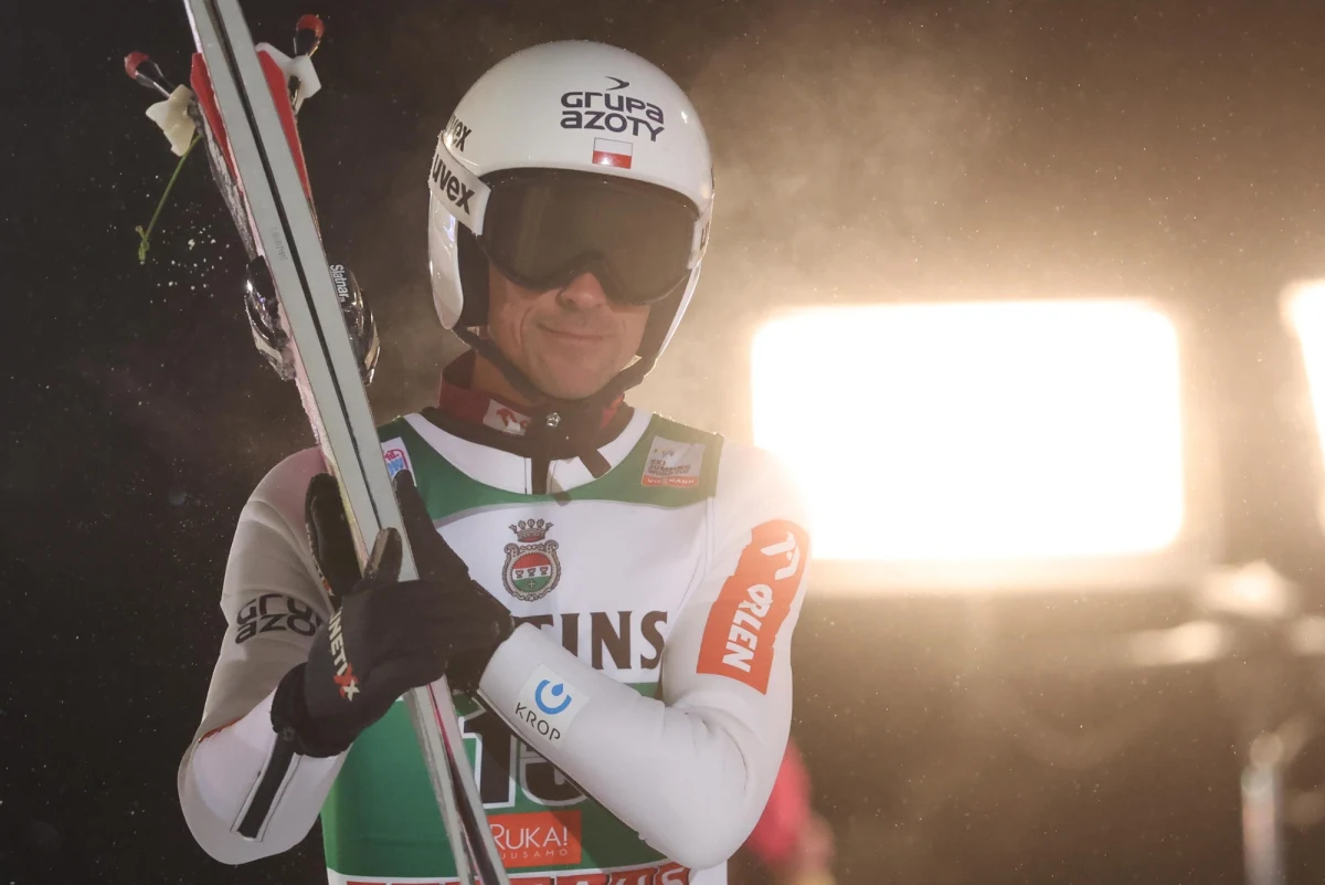 Piotr Żyła zajął 17. miejsce w kwalifikacjach do sobotniego konkursu Pucharu Świata w skokach narciarskich w norweskim Lillehammer. Wygrał Austriak Stefan Kraft.