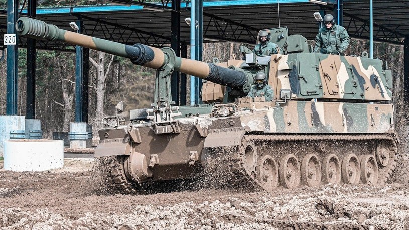 Ministerstwo Obrony Narodowej poinformowało o zamówieniu kolejnych armatohaubic K9 Thunder. Polska chce mieć ponad 1000 armatohaubic do wykorzystania w przypadku wybuchu wojny z Rosją.