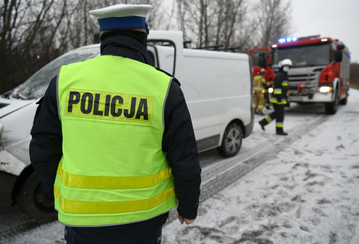 ​Na Podkarpaciu w sobotę rano wszystkie drogi krajowej oraz wojewódzkie były przejezdne. W regionie jazdę kierowcom utrudnia ciągle padający śnieg. Przez cały weekend na Podkarpaciu obowiązują ostrzeżenie IMGW drugiego i trzeciego stopnia przed opadami śniegu.