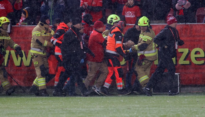 piłka nożna, futbol, liga mistrzów, liga polska, angielska, wyniki na żywo, reprezentacja Dramatyczne chwile na trybunach Widzewa. Doszło do tragedii