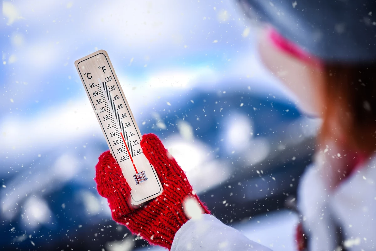 Zima zostanie z nami przez cały kolejny tydzień. Instytut Meteorologii i Gospodarki Wodnej wydaje ostrzeżenia przed intensywni opadami śniegu i niską temperaturą.