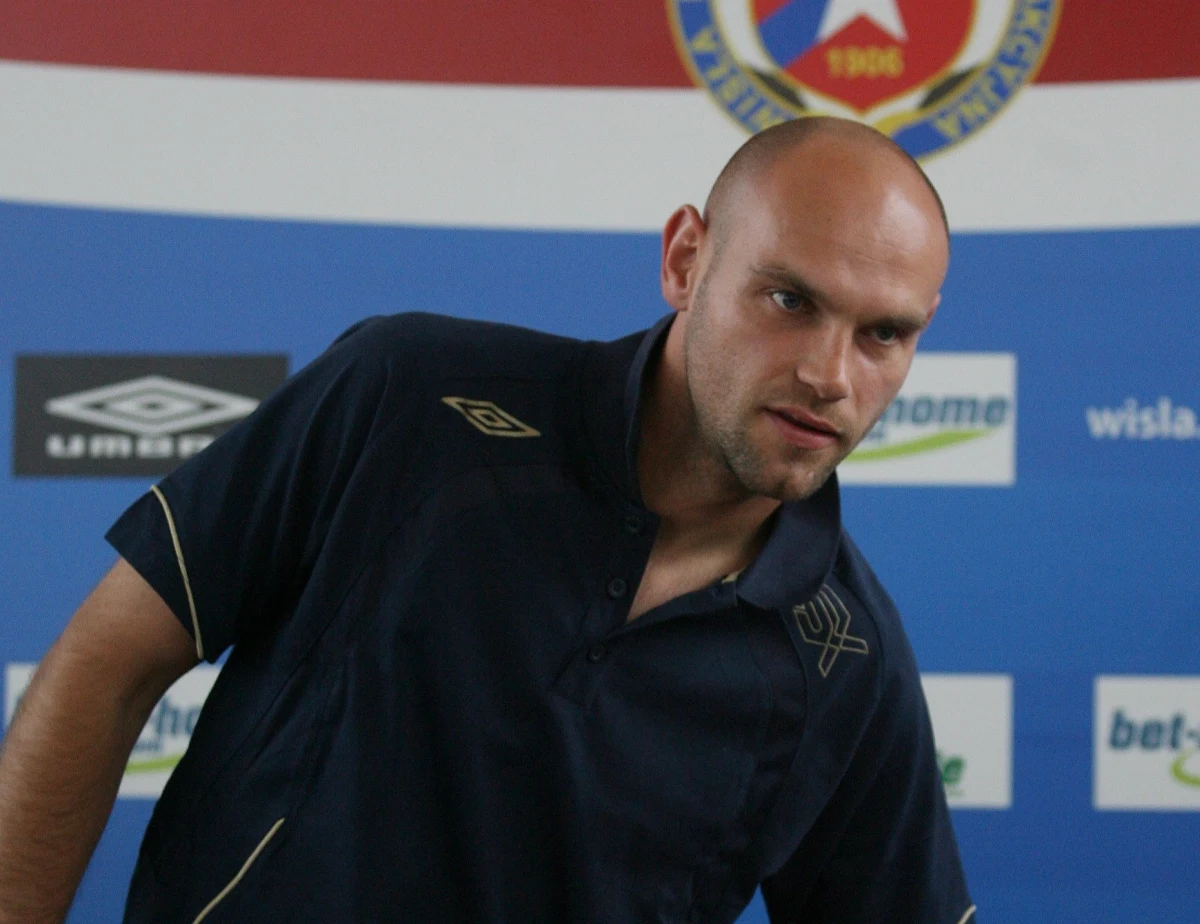 Po dymisji Radosława Sobolewskiego to Mariusz Jop w najbliższych meczach poprowadzi drużynę piłkarzy Wisły Kraków. Jop został tymczasowym trenerem "Białej Gwiazdy".