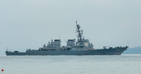 Amerykański niszczyciel zestrzelił w niedzielę trzy drony, eskortując statki handlowe na Morzu Czerwonym, będące celem ataków z Jemenu - podało w oświadczeniu Centralne Dowództwo Stanów Zjednoczonych (Centcom).