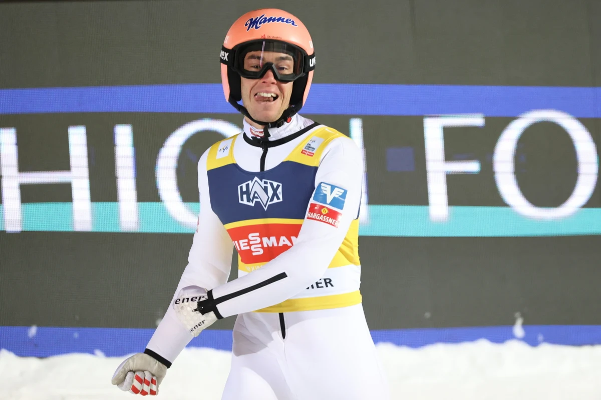 Stefan Kraft nie zwalnia tempa. Austriak wygrał konkurs Pucharu Świata w skokach w norweskim Lillehammer. To jego czwarte zwycięstwo w czwartych zawodach obecnego cyklu. Najlepszy z Polaków był Dawid Kubacki, który zajął 22. miejsce. Niecodziennie problemy miał Paweł Wąsek.