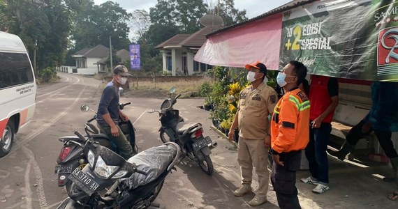 Co najmniej jedenastu turystów zginęło w wyniku erupcji wulkanu Marapi w zachodniej Indonezji - poinformował AFP lokalny ratownik.