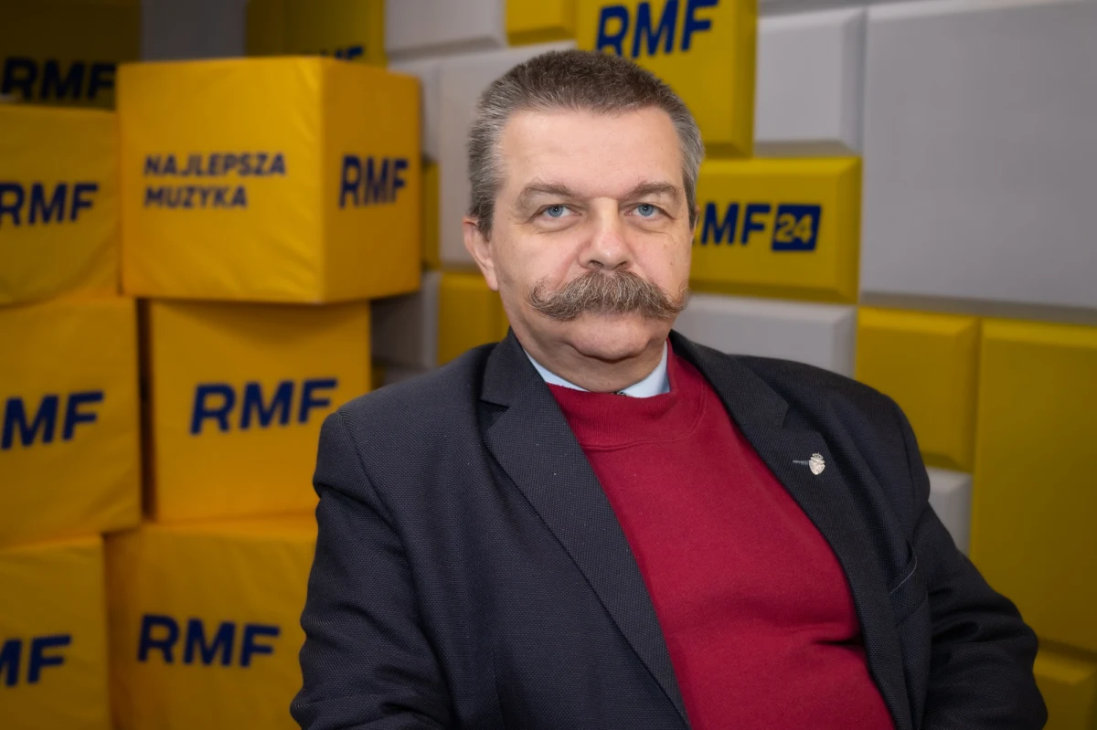 "Według dokumentów, które przebadaliśmy, wytworzonych w okresie, gdy rządziła koalicja PO-PSL, odbyło się ok. stu spotkań między SKW a FSB bez nawet ułomnego zezwolenia wymaganego prawem udzielonego przez premiera" - mówił w Porannej rozmowie w RMF FM Przemysław Żurawski vel Grajewski. Były członek komisji ds. badania wpływów rosyjskich ujawnił też, ile zarabiali członkowie komisji.