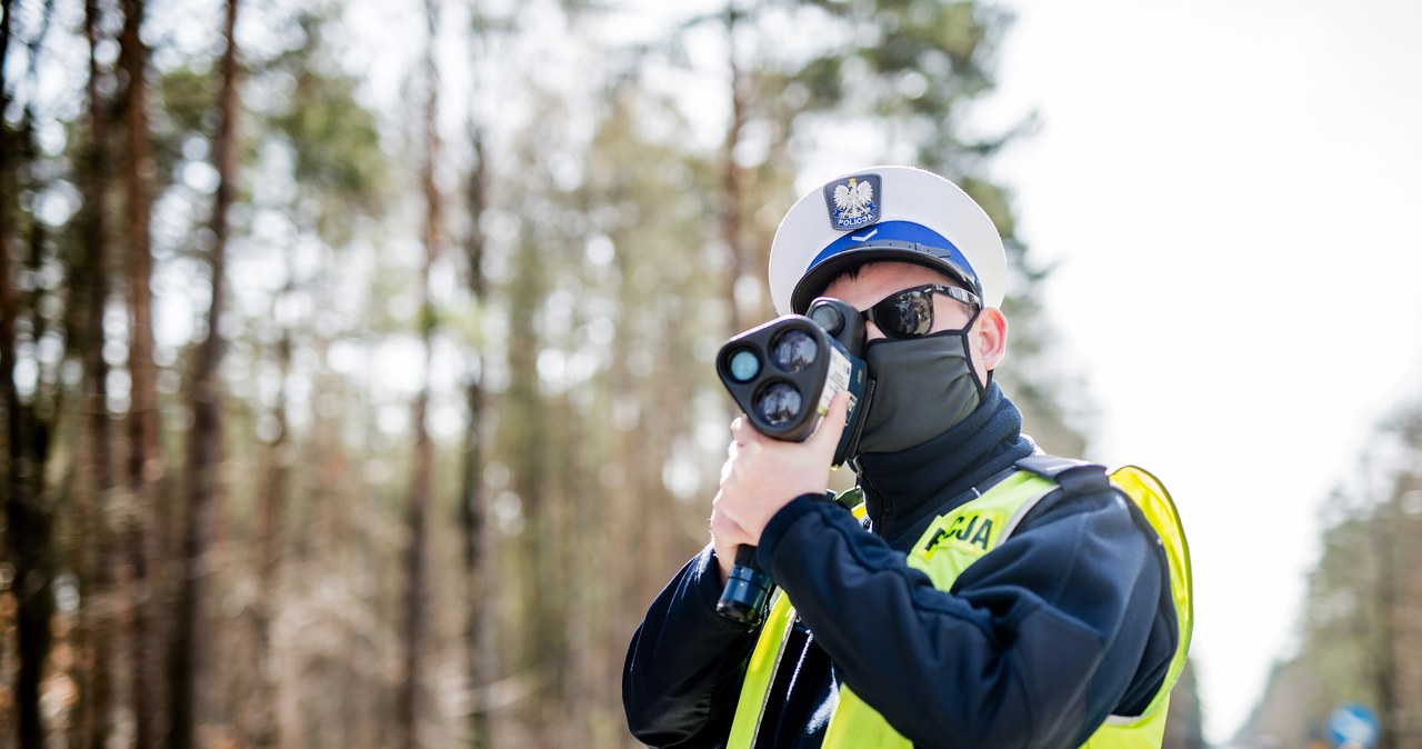 ręce, mazowieckiej, policji, wpadły, ostatnio, nowe, narzędzia, które, skutecznie, obserwują, kierowców, polskich, drogach, Spec Kierowco, teraz na bank cię złapią. Policja ma nową zabawkę