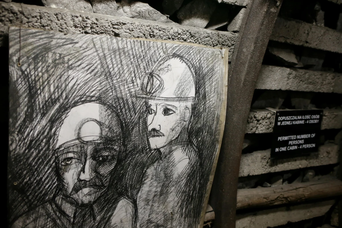 Jazda szolą górniczą 320 metrów w dół, spacer korytarzami kopalni, przejazd kolejką podwieszaną, górnicza szychta - tego wszystkiego można doświadczyć na terenie zabytkowej Kopalni Guido w Zabrzu. Z okazji Barbórki na zwiedzających czekają również dodatkowe atrakcje.