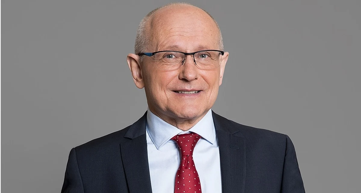 "Te zdarzenia były efektem różnych wydarzeń, które noszą znamiona błędów ewidentnych. Tych błędów można by wymieniać wiele" – mówił w Rozmowie w południe w RMF FM i Radiu RMF24 Piotr Caliński. W ten sposób były komendant Centrum Szkolenia Policji w Legionowie, wykładowca Collegium Civitas skomentował sprawę postrzelenia dwóch wrocławskich funkcjonariuszy przez Maksymiliana F.