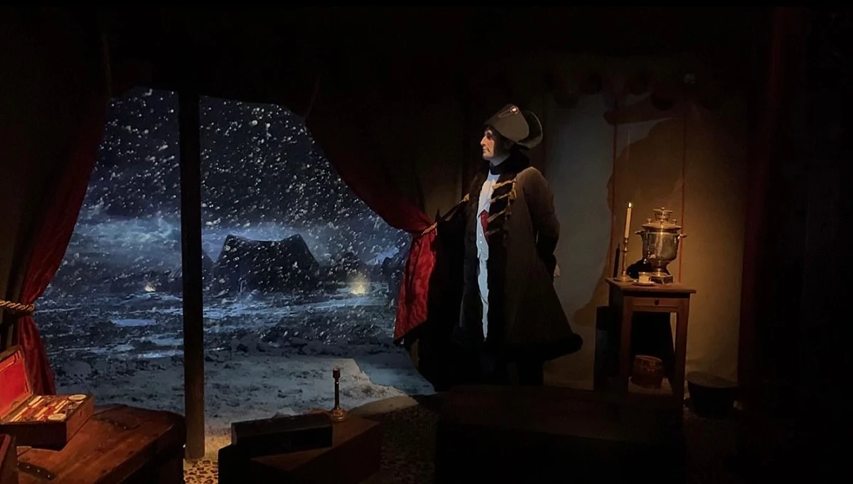 Coraz większą popularnością cieszy się nowe centrum ekspozycyjne o nazwie Miasteczko Historii w La Defense pod Paryżem. Dzieje Francji można tam poznać dzięki figurom woskowym, wiernie odtworzonym wnętrzom różnych zabytków, projekcjom i kostiumowym spektaklom.