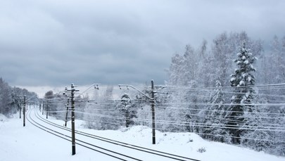 Oblodzone szlaki kolejowe na Podkarpaciu. Opóźnienia w kursowaniu pociągów    