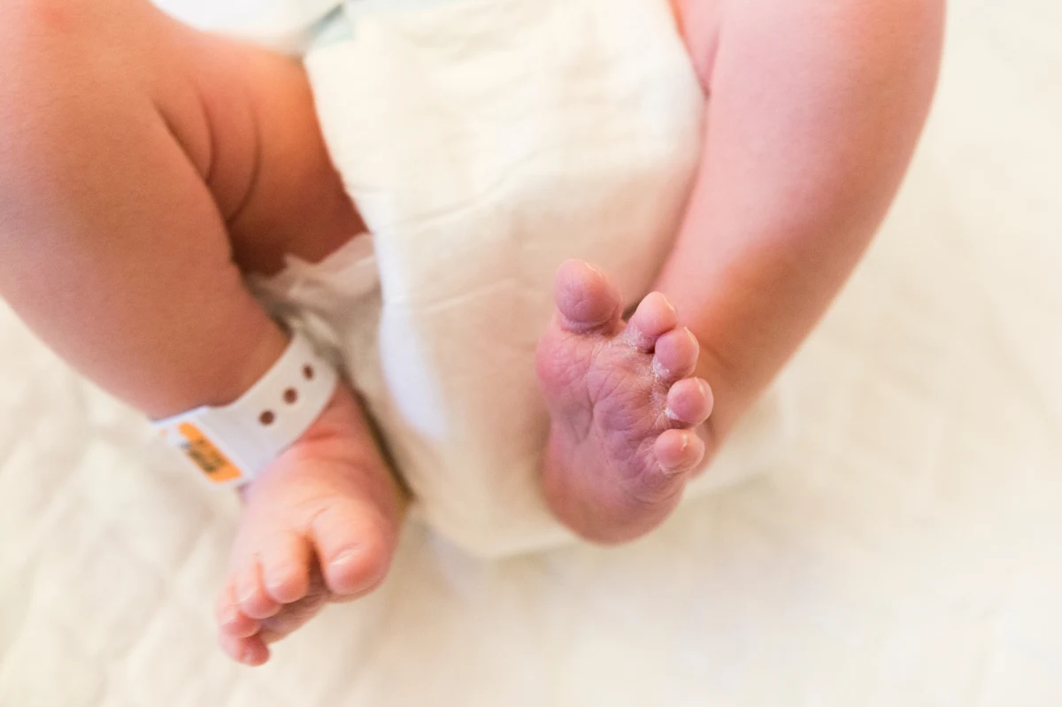 Prokuratura Okręgowa w Olsztynie skierowała do Sądu Okręgowego w tym mieście akt oskarżenia wobec Michaliny P. i Michała J. - rodziców niemowlaka katowanego przez kilka miesięcy. Zdaniem śledczych dziecko biła matka. Z nieoficjalnych informacji wynika, że powodem mógł być fakt, że chciała mieć córkę, a urodził się jej syn. 