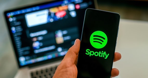 Serwis Spotify zapowiedział, że zwolni około 1,5 tys. pracowników, co stanowi 17 proc. załogi. Jest to spowodowane wyzwaniami finansowymi, przed którymi stoi gigant streamingowy.