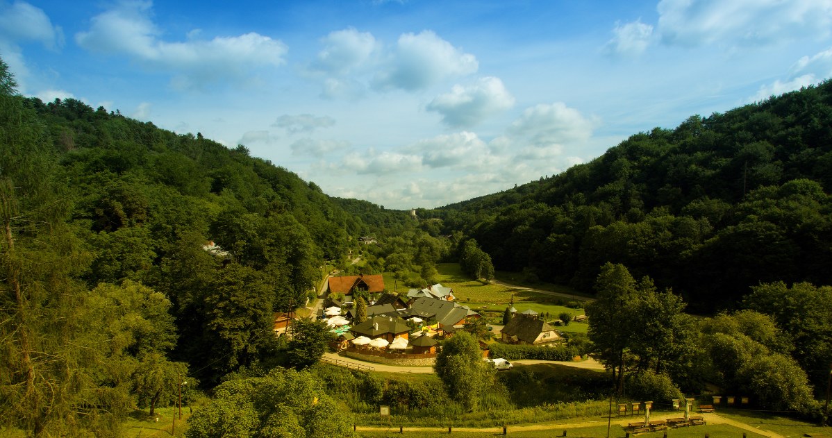 Ojców, cieszy, rozpoznawalnością, wśród, turystów, przede, wszystkim, względu, malownicze, niezapomniane, krajobrazy, Jest, miej Maleńka, ale urzekająca. Małopolska wieś zdobyła tytuł najpiękniejszej