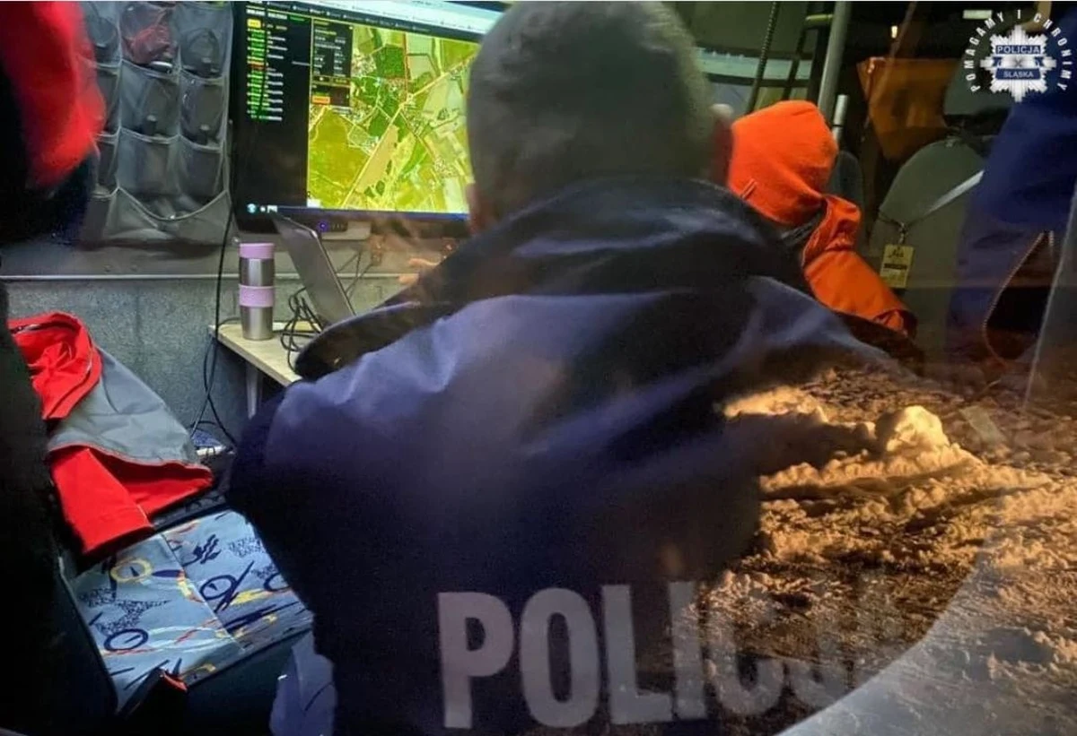 "Odnaleziono dotkniętą autyzmem 14-letnią Wiktorię, podopieczną ośrodka leczniczo-rehabilitacyjnego w Kamieńcu koło Tarnowskich Gór" - przekazał oficer prasowy policji w Tarnowskich Górach sierż. szt. Kamil Kubica. Dziewczyna była poszukiwana od poniedziałku. 