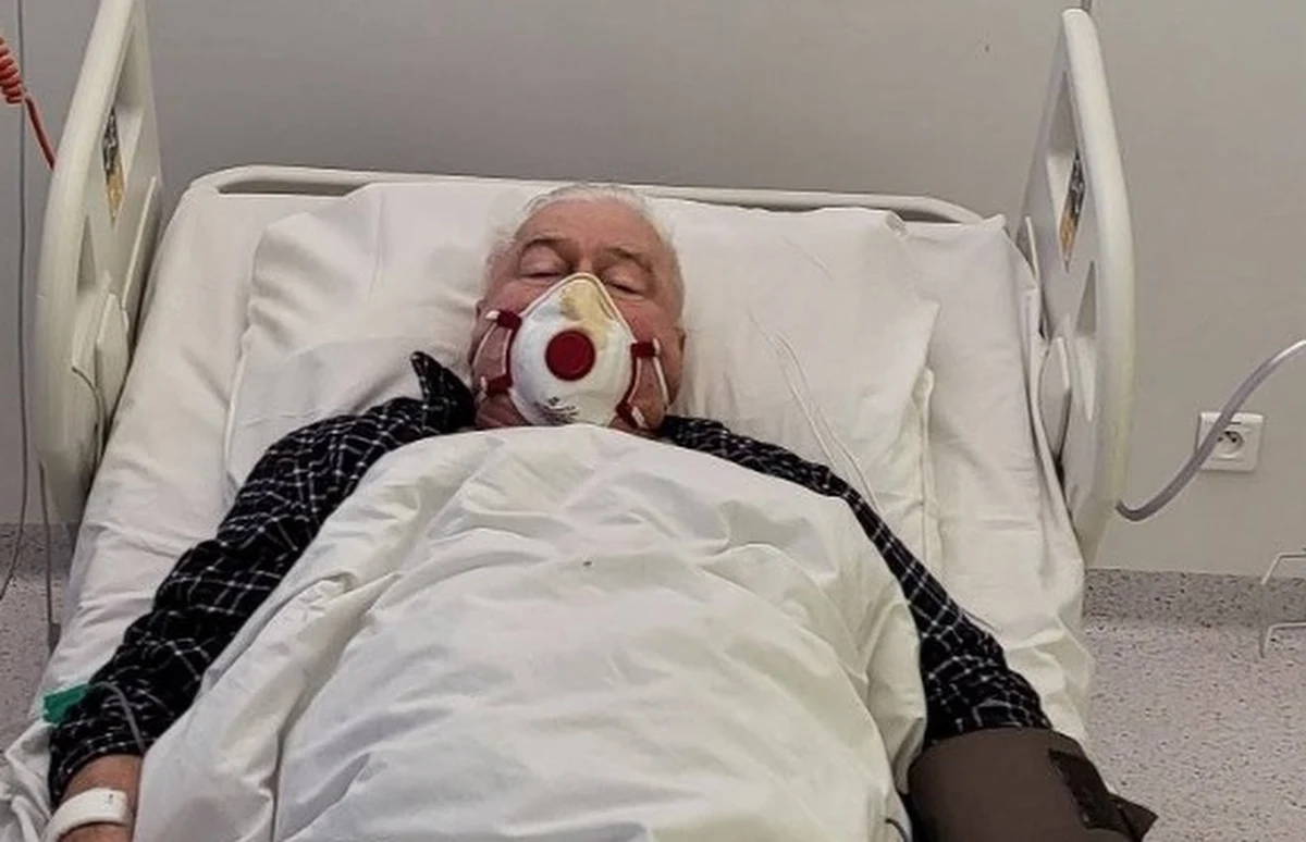 Były prezydent Lech Wałęsa trafił do szpitala. W mediach społecznościowych zamieścił zdjęcie, pod którym napisał: "Trafił mnie Covid". Jego sekretarz Marek Kaczmar poinformował, że prezydent jest pod dobrą opieką.