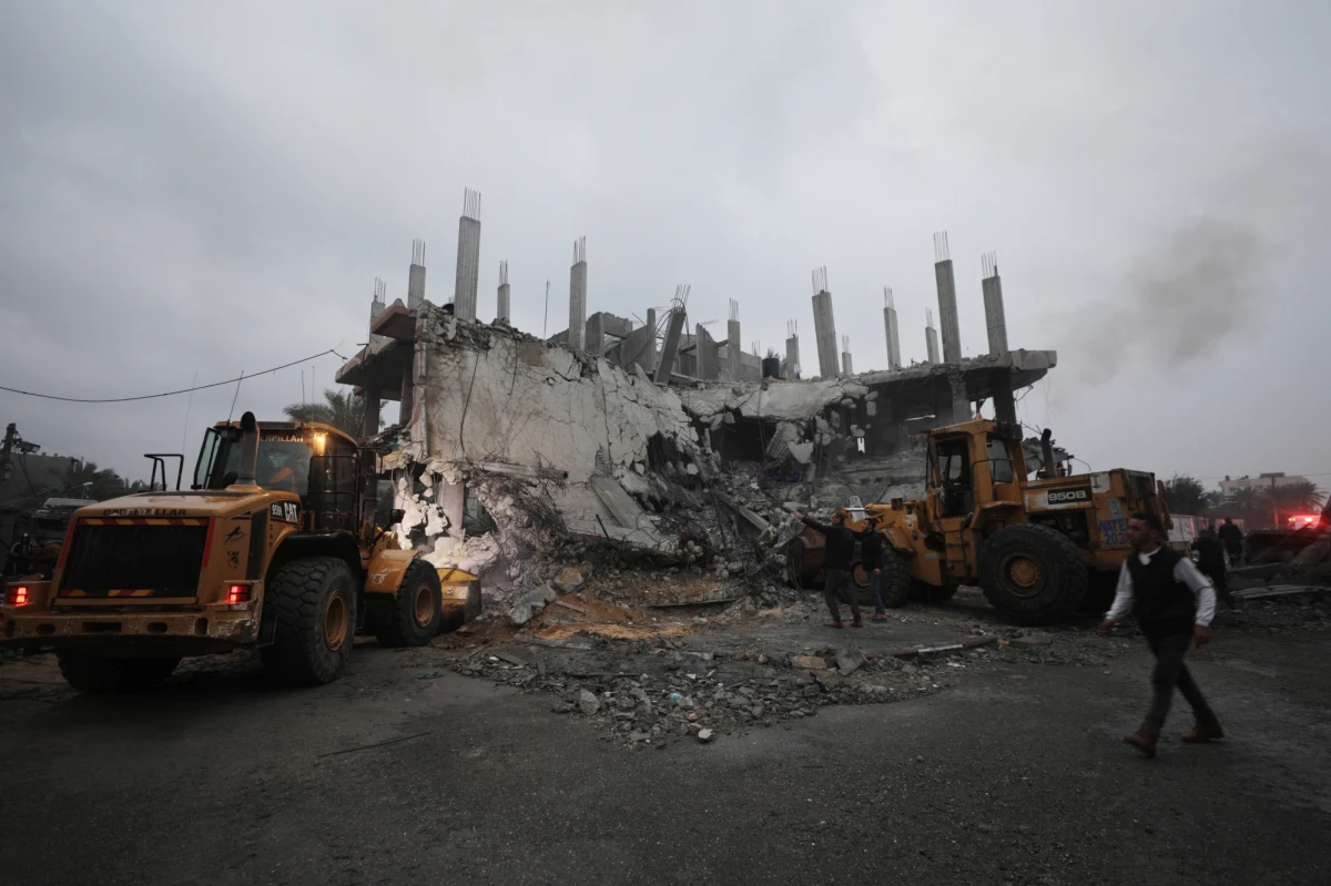 Wojna w Strefie Gazy może rozlać się na tereny basenu Morza Czerwonego. Przypuszcza się, że ataki jemeńskiej grupy rebelianckiej Huti na amerykańskie okręty są przejawem wsparcia dla Palestyny. "Każda eskalacja konfliktu na Bliskim Wschodzie będzie stanowiła obciążenie dla amerykańskich zdolności wojskowych " - mówi na antenie internetowego Radia RMF24 dr Witold Sokała, ekspert ds. geopolitycznych z Uniwersytetu Jana Kochanowskiego w Kielcach.