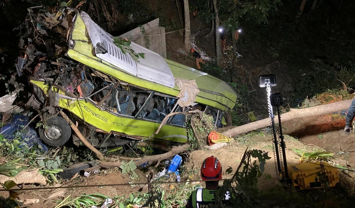 W wypadku autobusowym w gminie Hamtic na Filipinach zginęło 17 osób - poinformowały miejscowe władze. Autobusem podróżowało 28 osób.