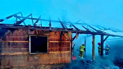 Pożar domu w Szówsku. Jedna osoba zginęła