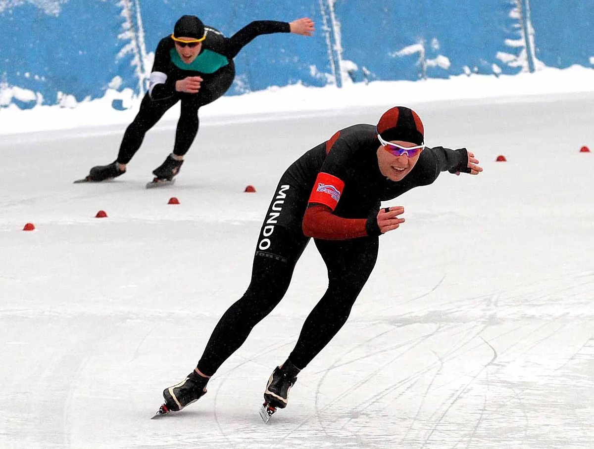 Na torze lodowym w Tomaszowie Mazowieckim od jutra rozgrywany będzie Puchar Świata w łyżwiarstwie szybkim. Polacy w tym sezonie nie odgrywają czołowych ról, ale biało-czerwonych stać na miejsca na podium: "Jest szansa na sporo wartościowych, polskich występów. Łyżwiarstwo szybkie tej zimy daje nam na razie najwięcej emocji podczas gdy skoczkowie narciarscy jeszcze trochę szukają formy”- przekonuje była panczenistka Luiza Złotkowska i zachęca do tego by w weekend odwiedzić Arenę Lodową.