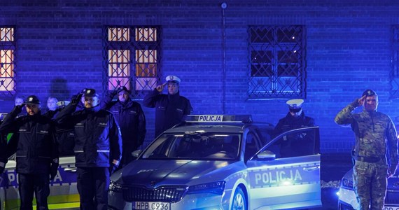 Sekcja zwłok zamordowanych wrocławskich policjantów wykazała, że przyczyną ich śmierci były obrażenia spowodowane postrzałem. Informację o wynikach przekazał rzecznik Prokuratury Krajowej prok. Łukasz Łapczyński.