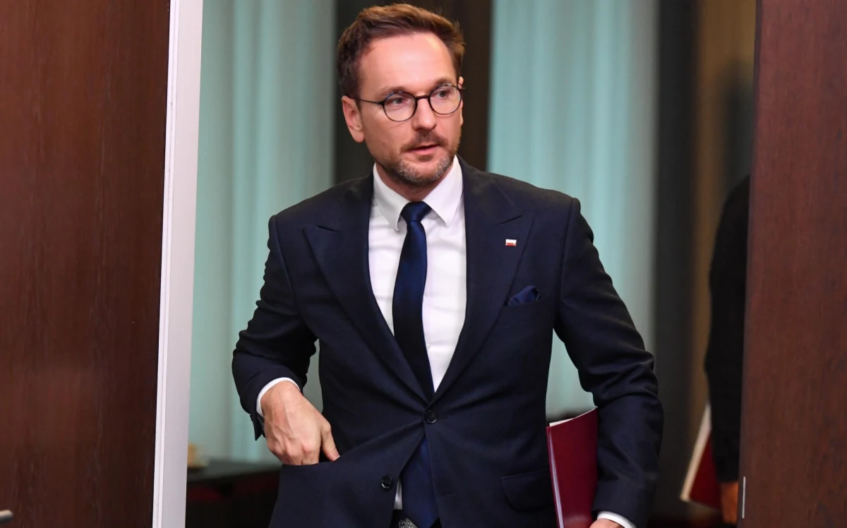 Projekt ustawy posłów KO i Polski 2050-TD, mającej na celu wsparcie odbiorców prądu, gazu i ciepła, pomija dwa miliony polskich przedsiębiorców, którzy nie będą mogli liczyć na maksymalną cenę energii elektrycznej - mówił w Sejmie poseł Waldemar Buda (PiS).